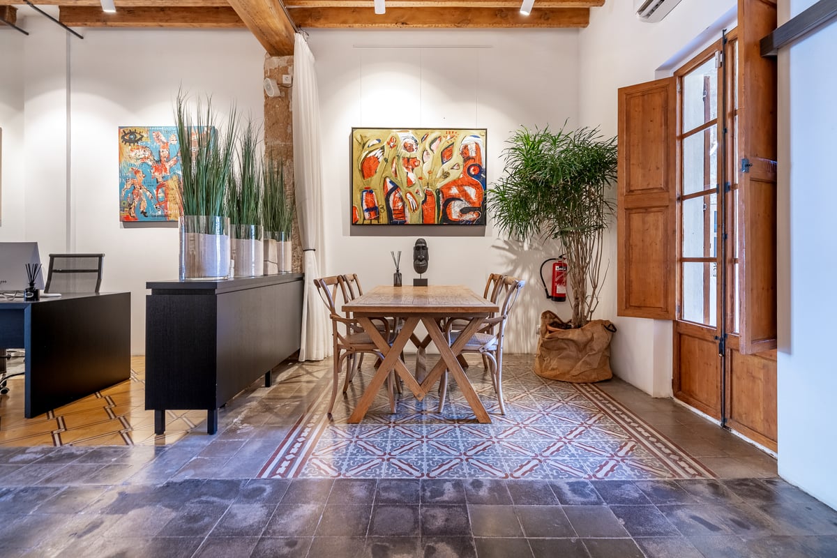 Real estate agents do more than show homes—they’re trusted advisors who provide expert guidance throughout the entire home buying journey