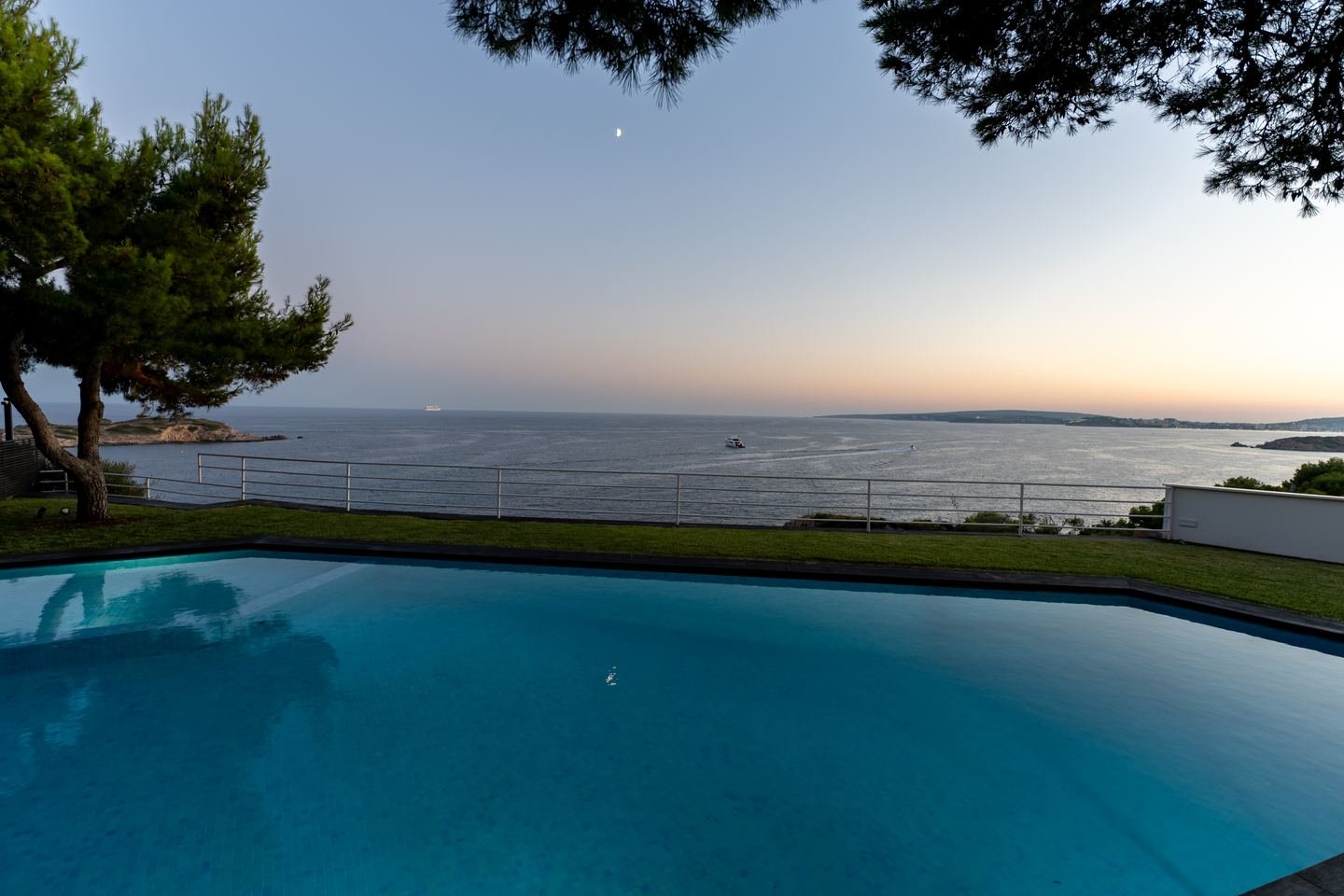 Imagine waking up to the gentle sound of waves lapping against the shore and the golden sun casting 