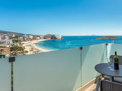 Exterior view of a modern villa with an infinity pool, expansive terraces, and lush garden. Contemporary architecture and meticulous landscape design.
