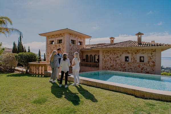 Essential Steps in the Selling Home Process: A Comprehensive Guide 