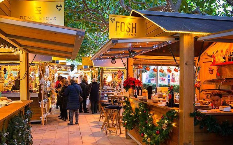 I Calvià och närliggande byar hålls mindre traditionella julmarknader från slutet av november till m 1
