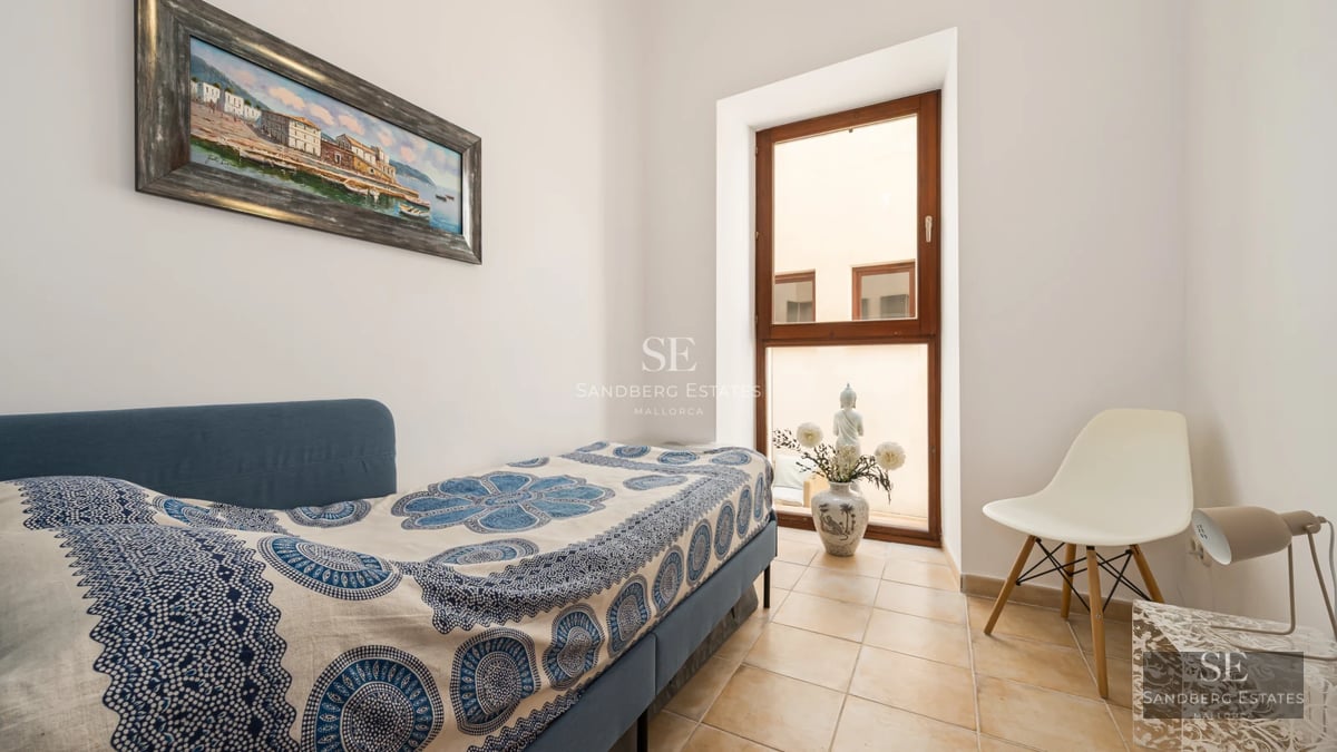 View of an elegant modern villa with pool. Minimalist design, large windows, impeccable landscaping, and a luxurious atmosphere.