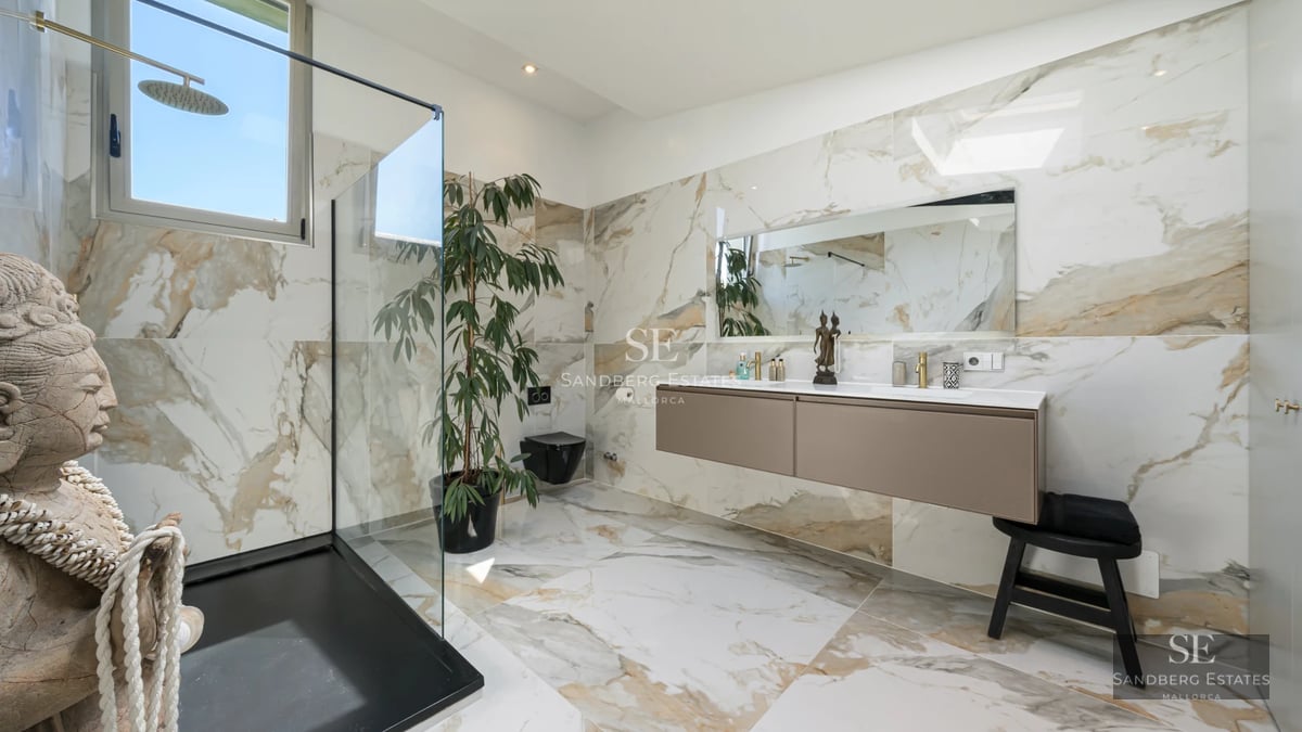 Exterior view of a modern villa featuring a swimming pool, lush garden, and elegant architectural design. Natural lighting and high-quality finishes.