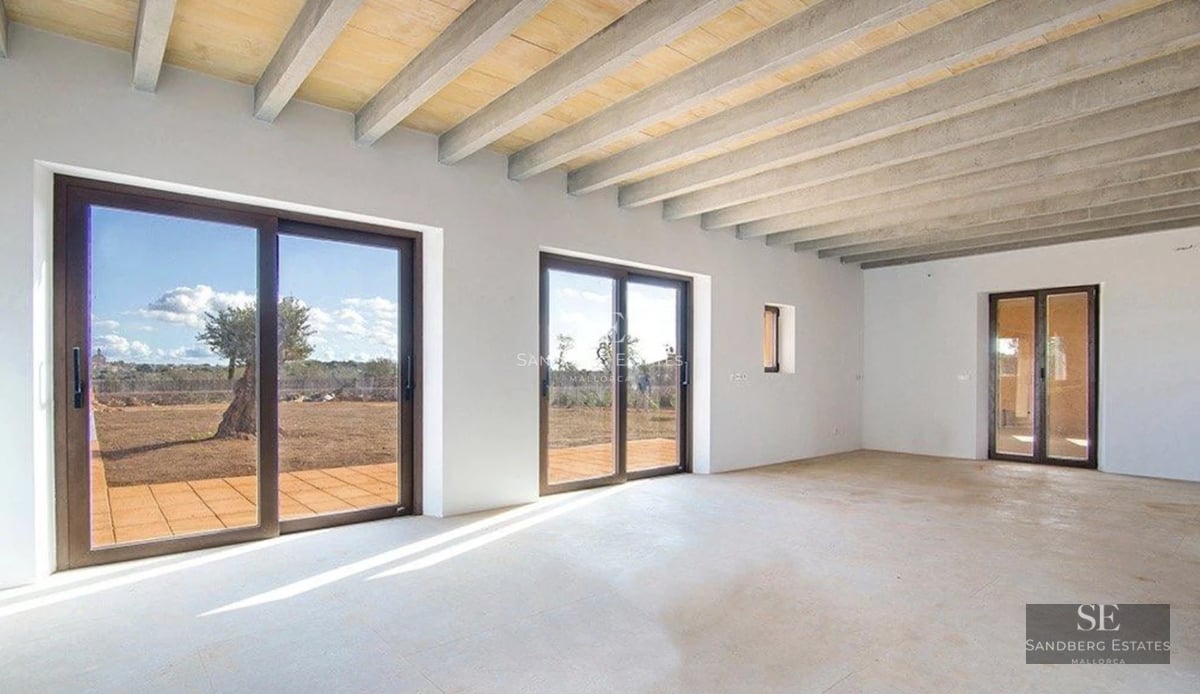 Modern exterior with infinity pool, wooden deck, and panoramic views. Minimalist design featuring large windows and lush vegetation.