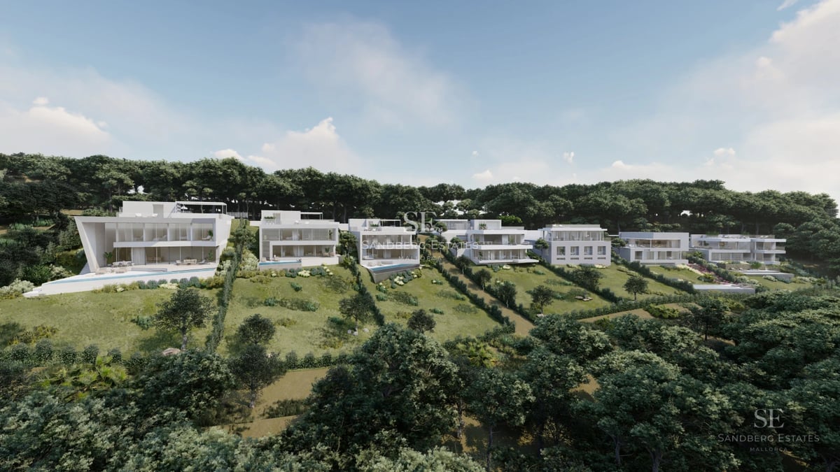 Spacious terrace with infinity pool. Panoramic views. Modern and elegant furniture. Ideal for relaxation and entertainment.