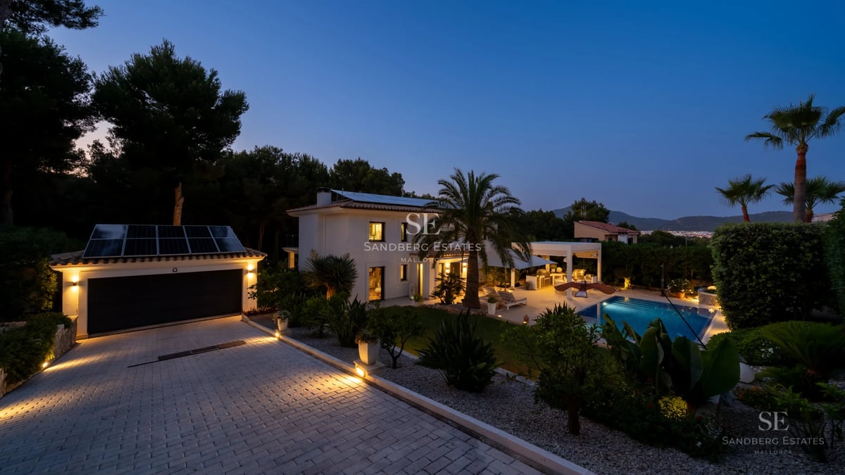 View of a luxurious modern villa with pool, lush garden, large windows, and minimalist design. Natural lighting and elegant textures.