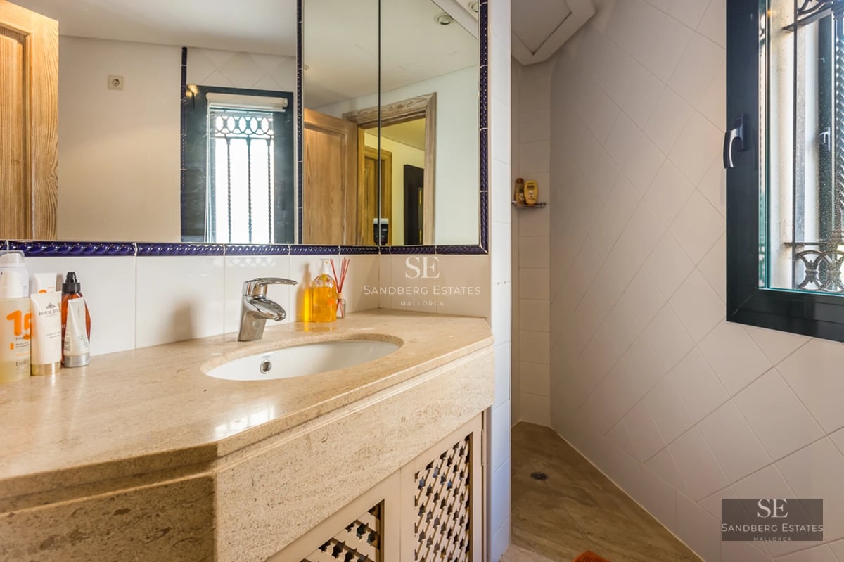 Exterior view of a modern house with a pool. Minimalist architecture, large windows, and manicured landscaping. Contemporary design.