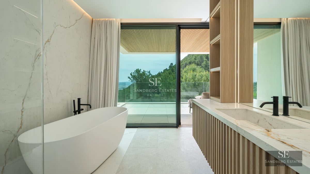 Spacious terrace with infinity pool, lush garden, and panoramic views. Modern design, elegant furniture, and abundant natural light.