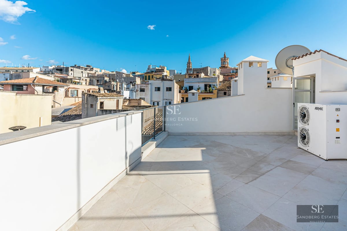 Exterior of modern villa with shimmering pool, lush garden and minimalist architecture. Natural lighting and design details.