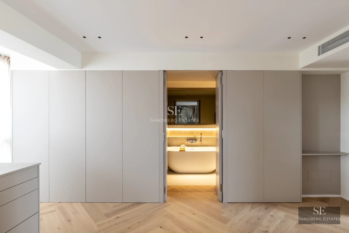 Spacious terrace with pool, panoramic views, modern furniture, and minimalist design. Ideal for relaxation and entertainment.