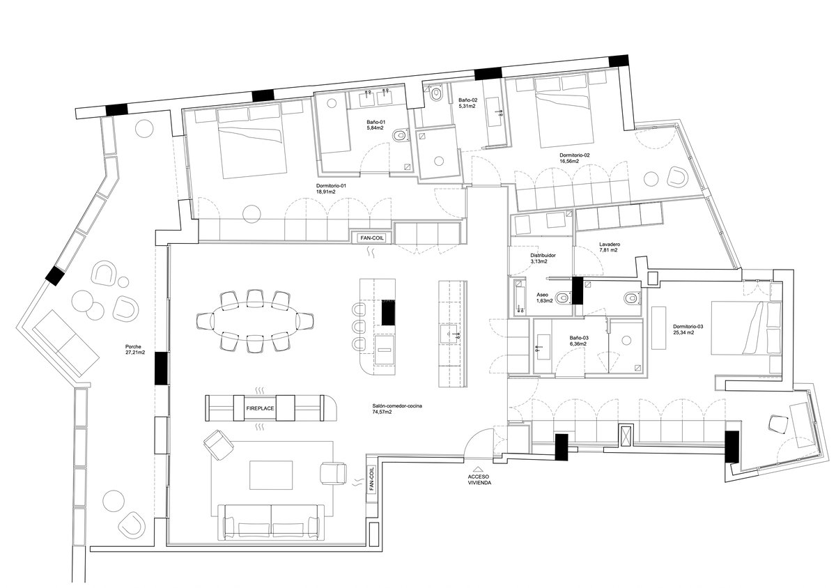 2D-architektonischer Grundriss einer luxuriösen Dreizimmerwohnung mit großer Terrasse.