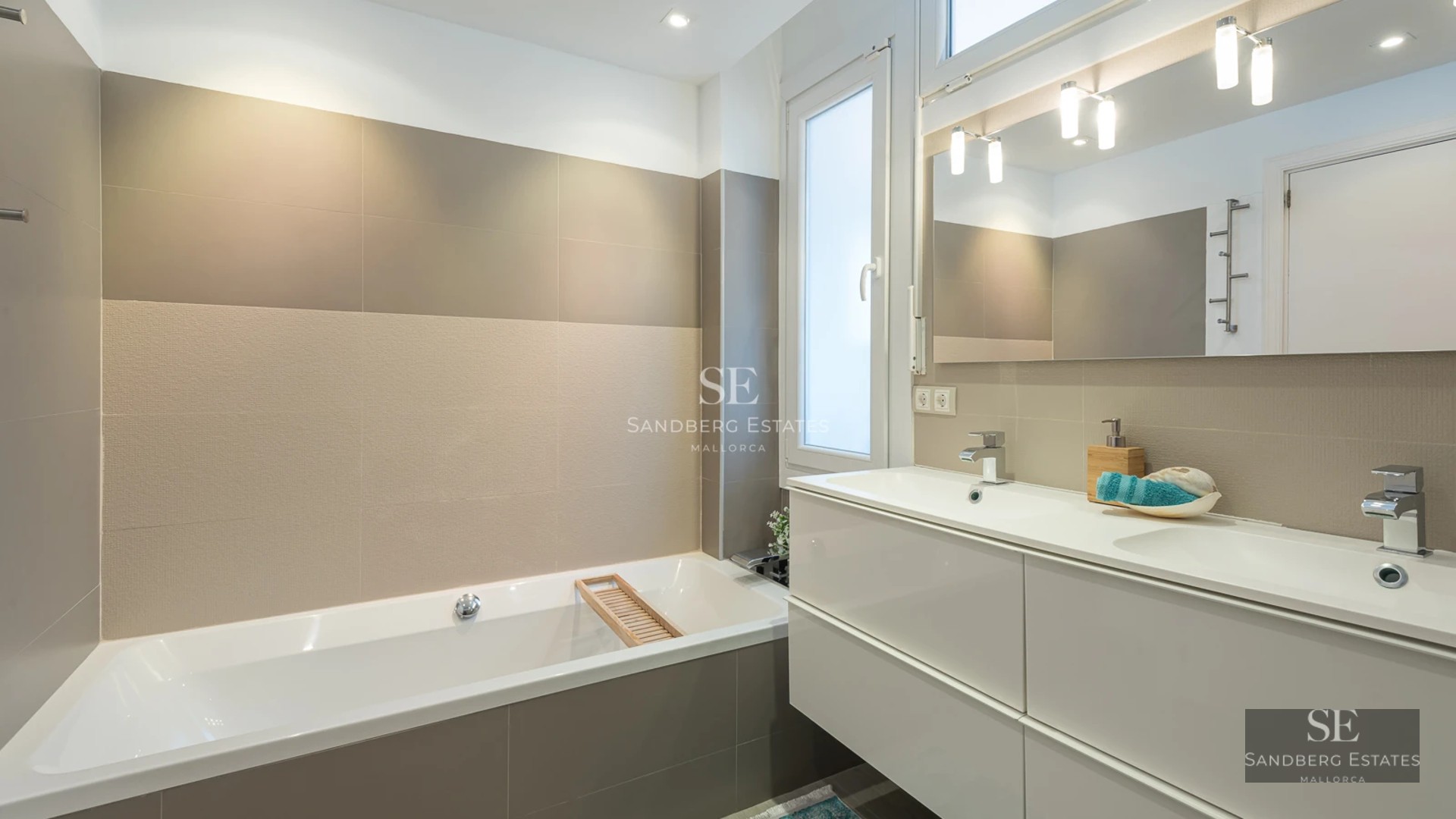 Exterior view of a modern house with a pool, terrace, and lush vegetation. Minimalist architecture with large windows.