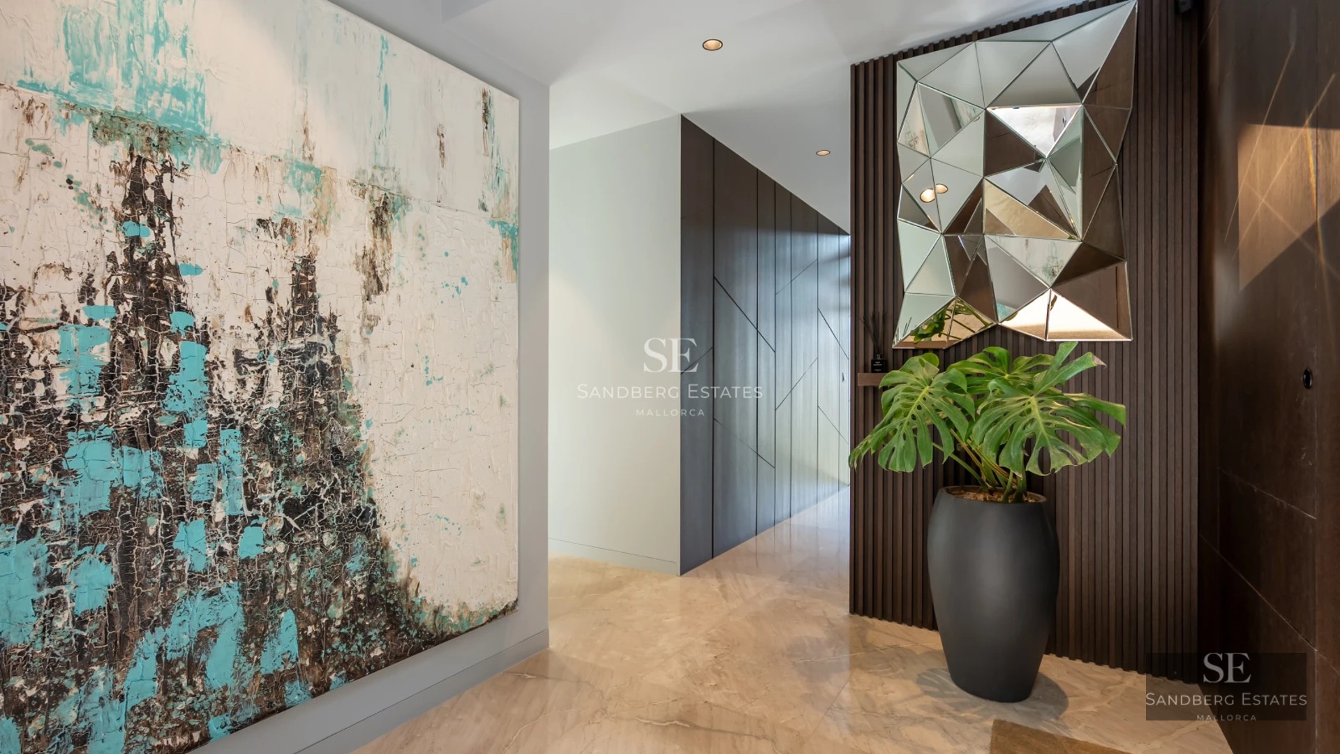 Expansive terrace with infinity pool and panoramic views. Modern, elegant design, perfect for enjoying the sun.