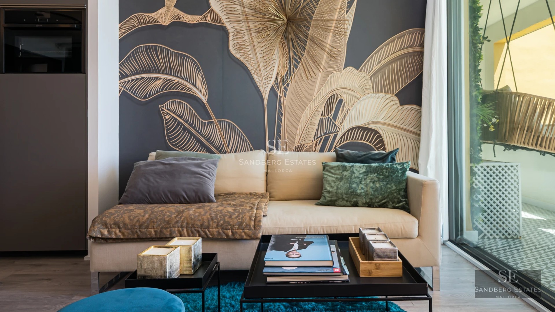 Exterior view of a modern villa featuring an infinity pool, lush garden, and minimalist architecture. Facade with expansive window panels.