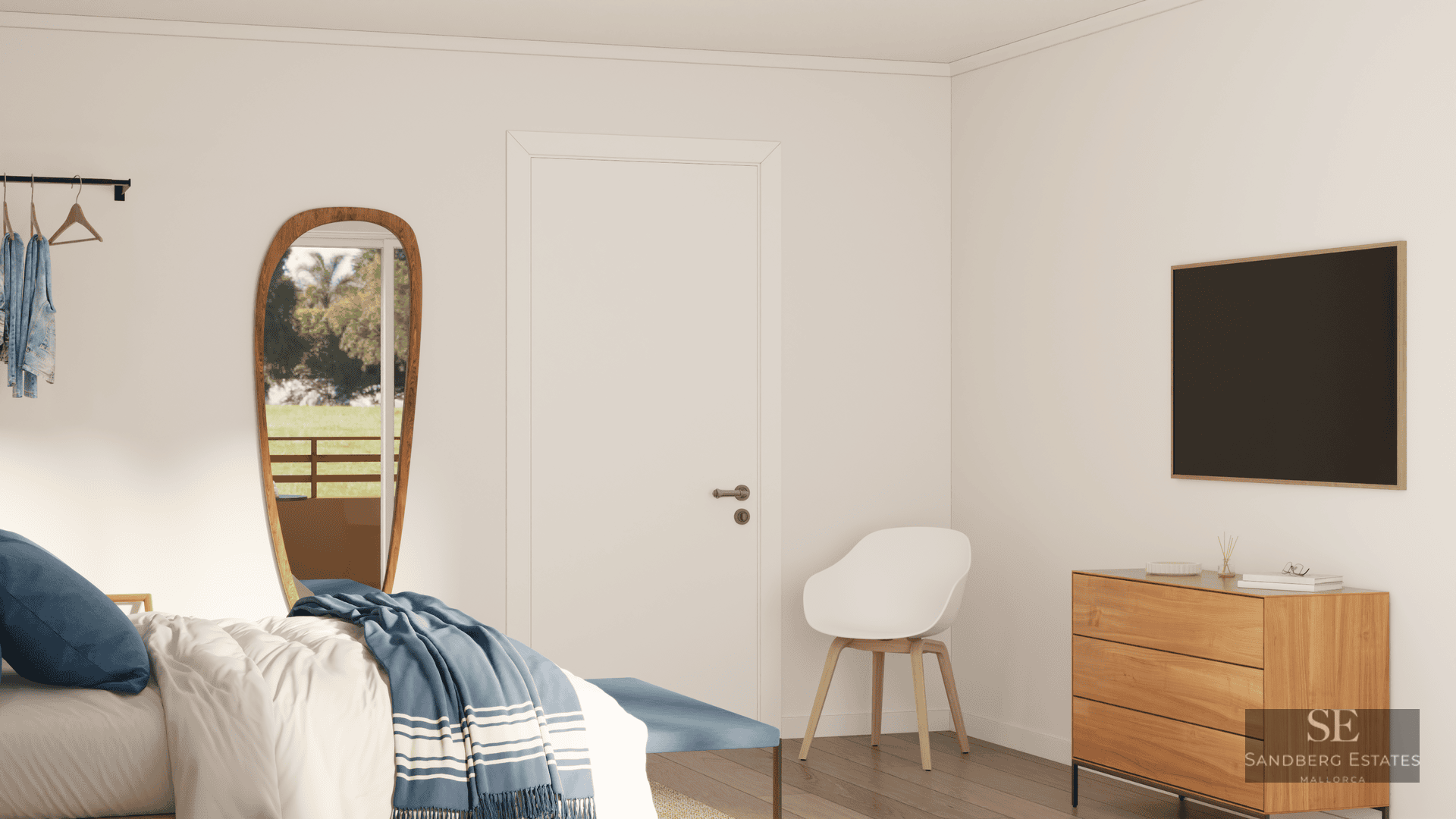 Coin de chambre moderne avec lit, miroir en bois organique, commode et télévision murale.