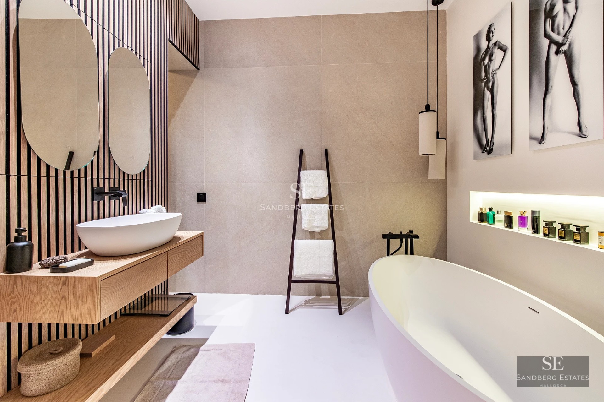 Exterior view of a luxurious villa featuring an infinity pool, garden, and modern architecture. Minimalist design with large windows.