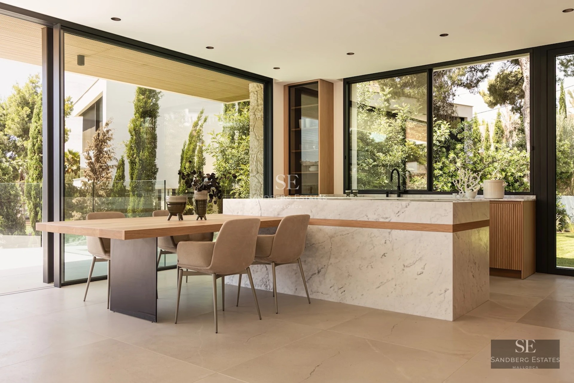 Exterior view of modern villa with infinity pool, lush garden and minimalist architecture. White facade with large windows.