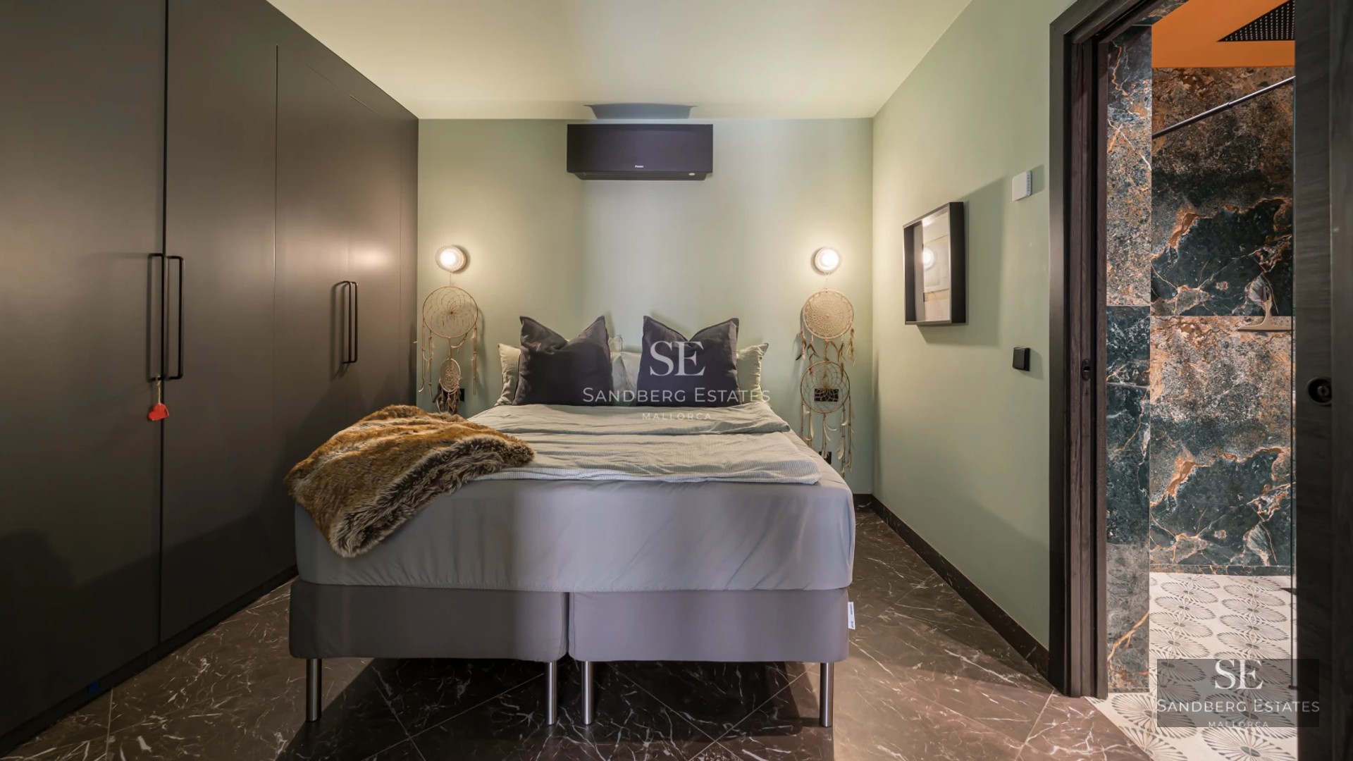 Exterior view of a modern house with a pool and garden. Minimalist architecture with large windows and high-quality finishes.