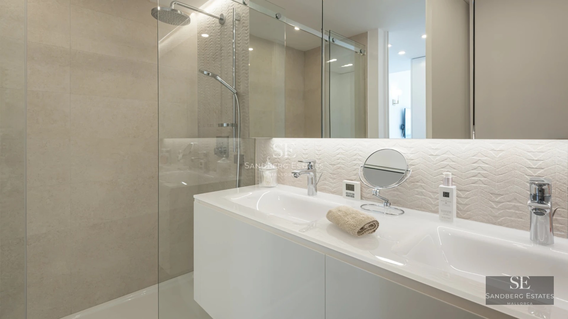 Exterior view of a modern villa featuring an infinity pool, manicured garden, and expansive windows. Minimalist and elegant design.