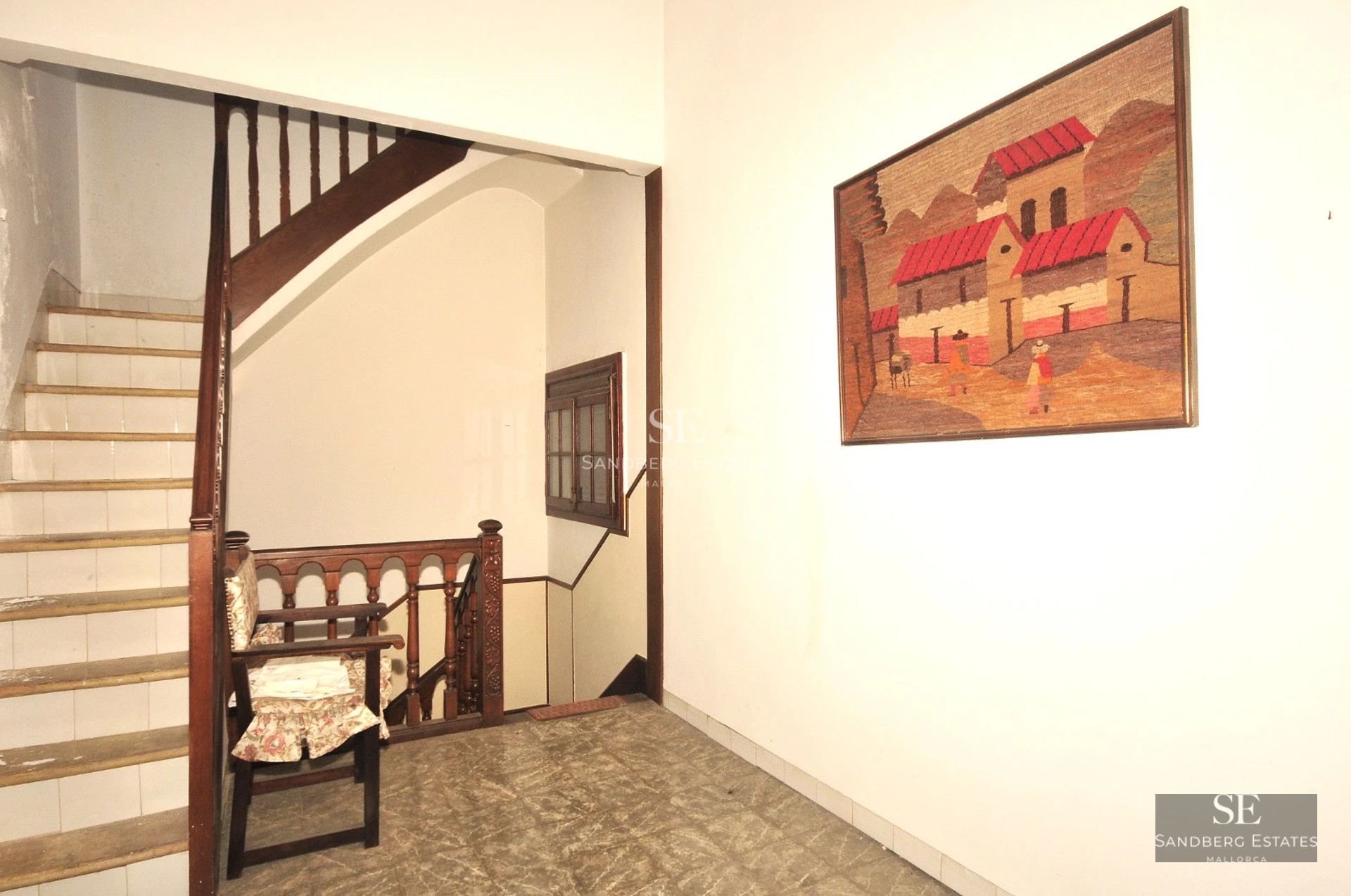 Spacious terrace with pool, sun loungers, and panoramic views. Modern design, open spaces, and natural light. Ideal for relaxation and entertainment.