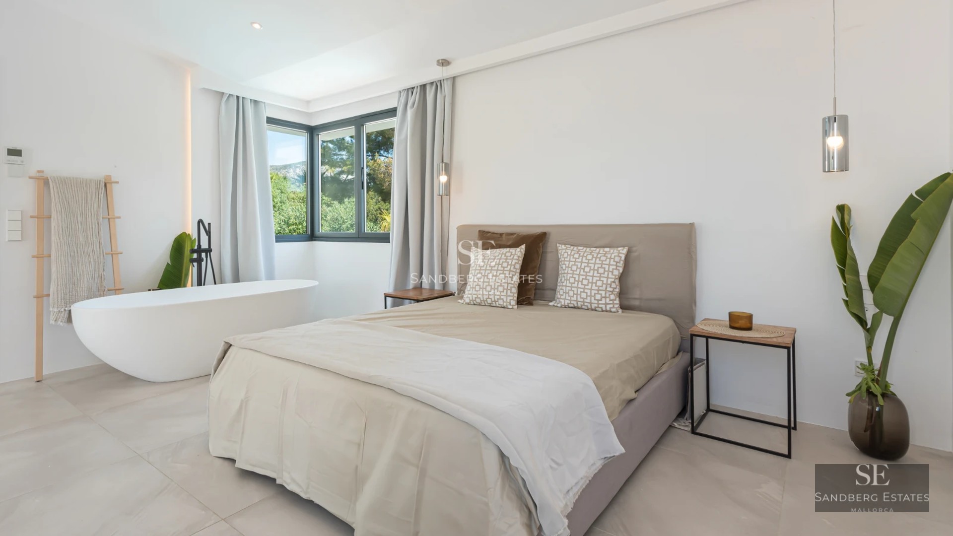 Exterior view of a modern house with pool. Minimalist architecture, large windows, manicured landscaping, and reflective pool.