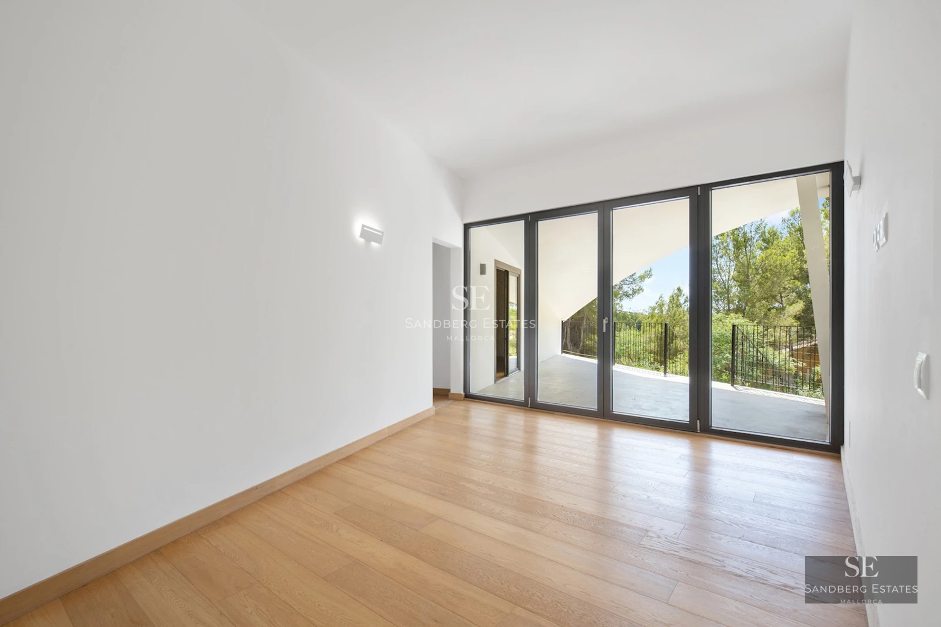 View of a modern villa with infinity pool. Minimalist design, abundant natural light, neutral colors, and luxury furnishings.