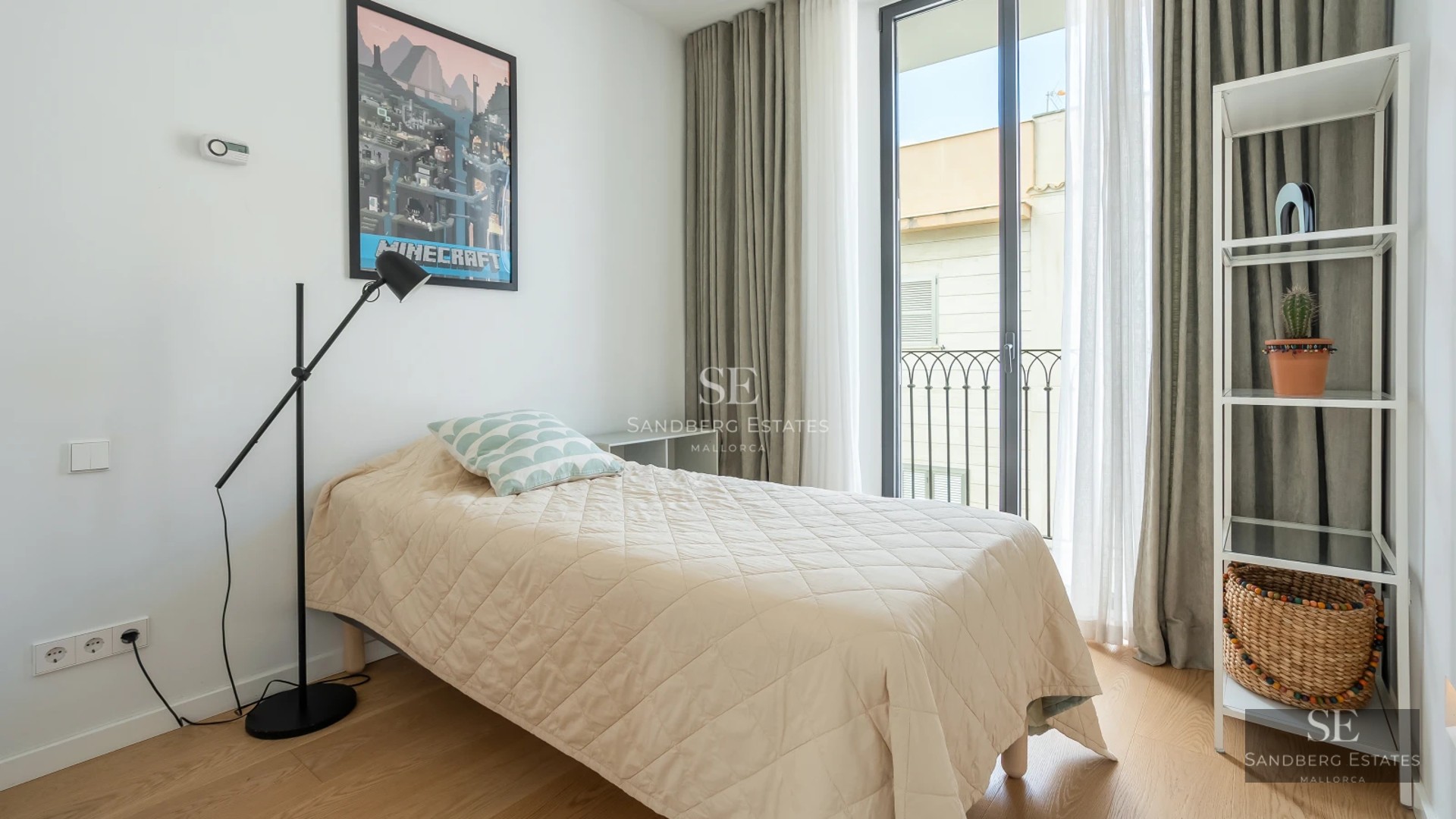 View of a modern villa with a reflective pool, surrounded by lush greenery. Minimalist architecture and large windows.