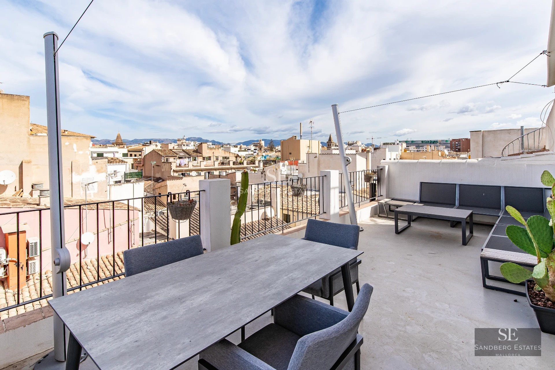 View of a modern villa featuring a swimming pool, sun deck, and lush garden. Minimalist design with high-quality finishes.