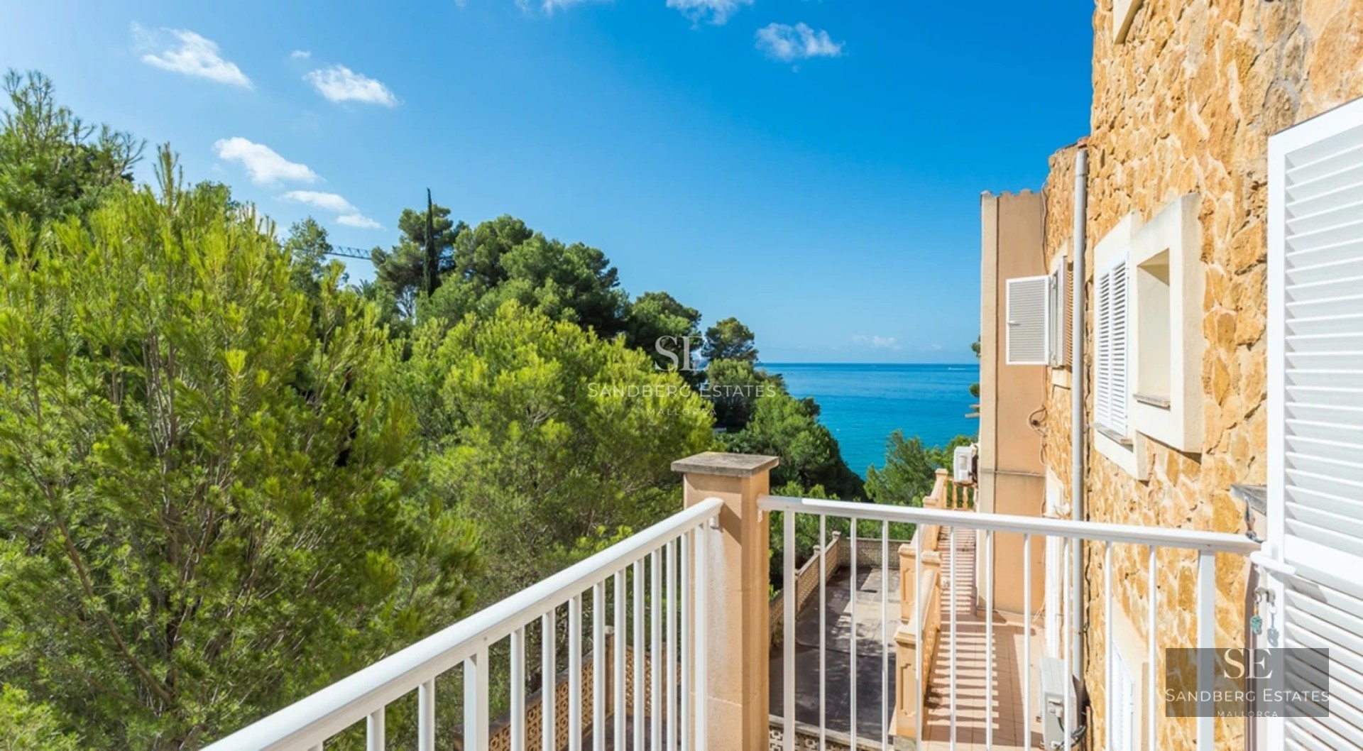 Exterior view of a modern villa with pool, lush garden and large windows. Minimalist architecture, ambient lighting.