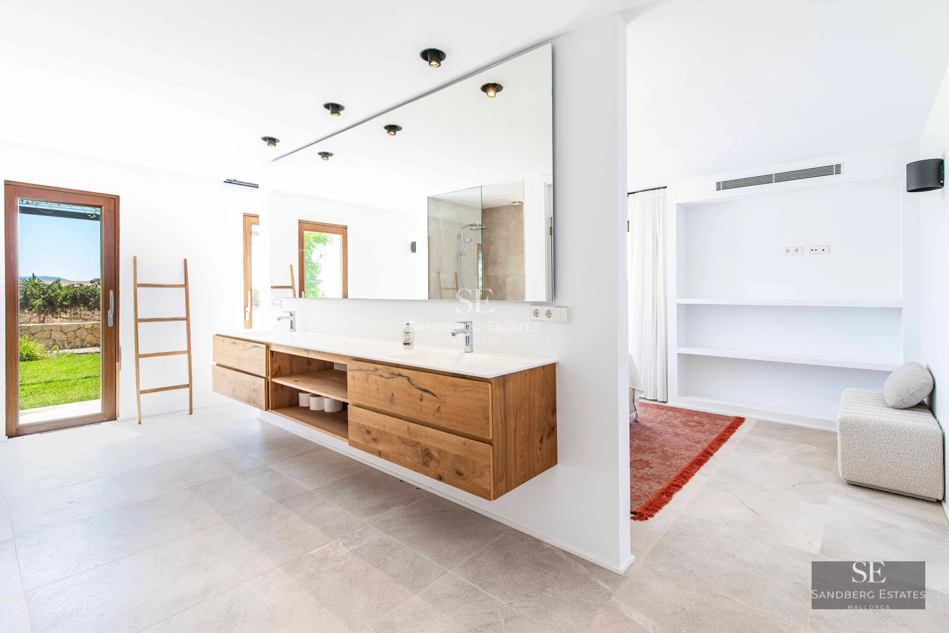 Infinity pool overlooking the sea, terrace with modern furniture and lush garden. Minimalist and elegant architecture.