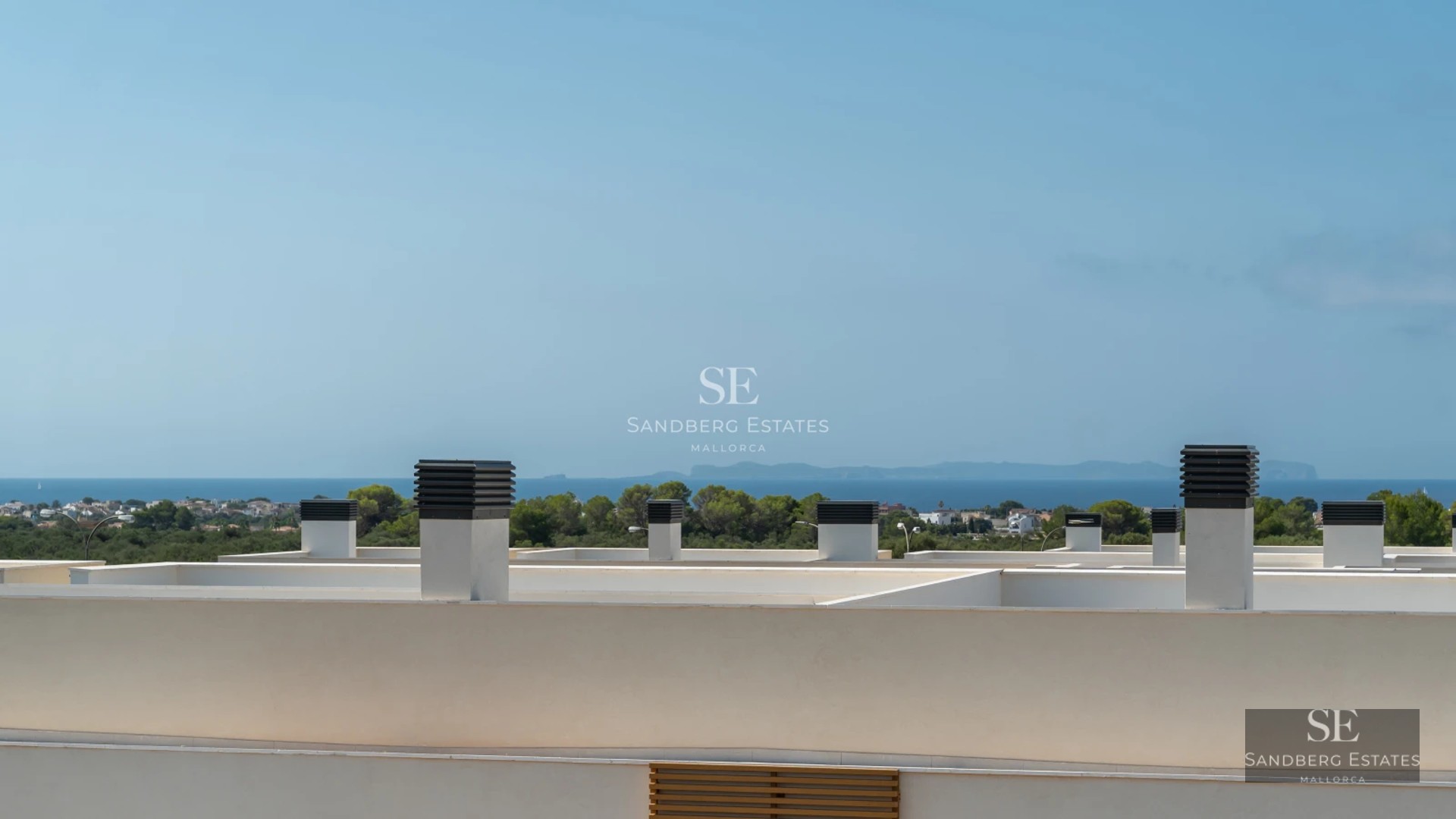 Spacious living room with sea view, large windows, modern design, expansive terrace, and high-end furniture.