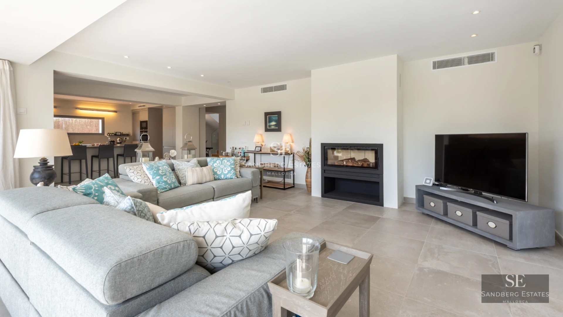 Modern facade featuring an infinity pool and large windows. Minimalist design with clean lines. Ideal for luxurious outdoor living.