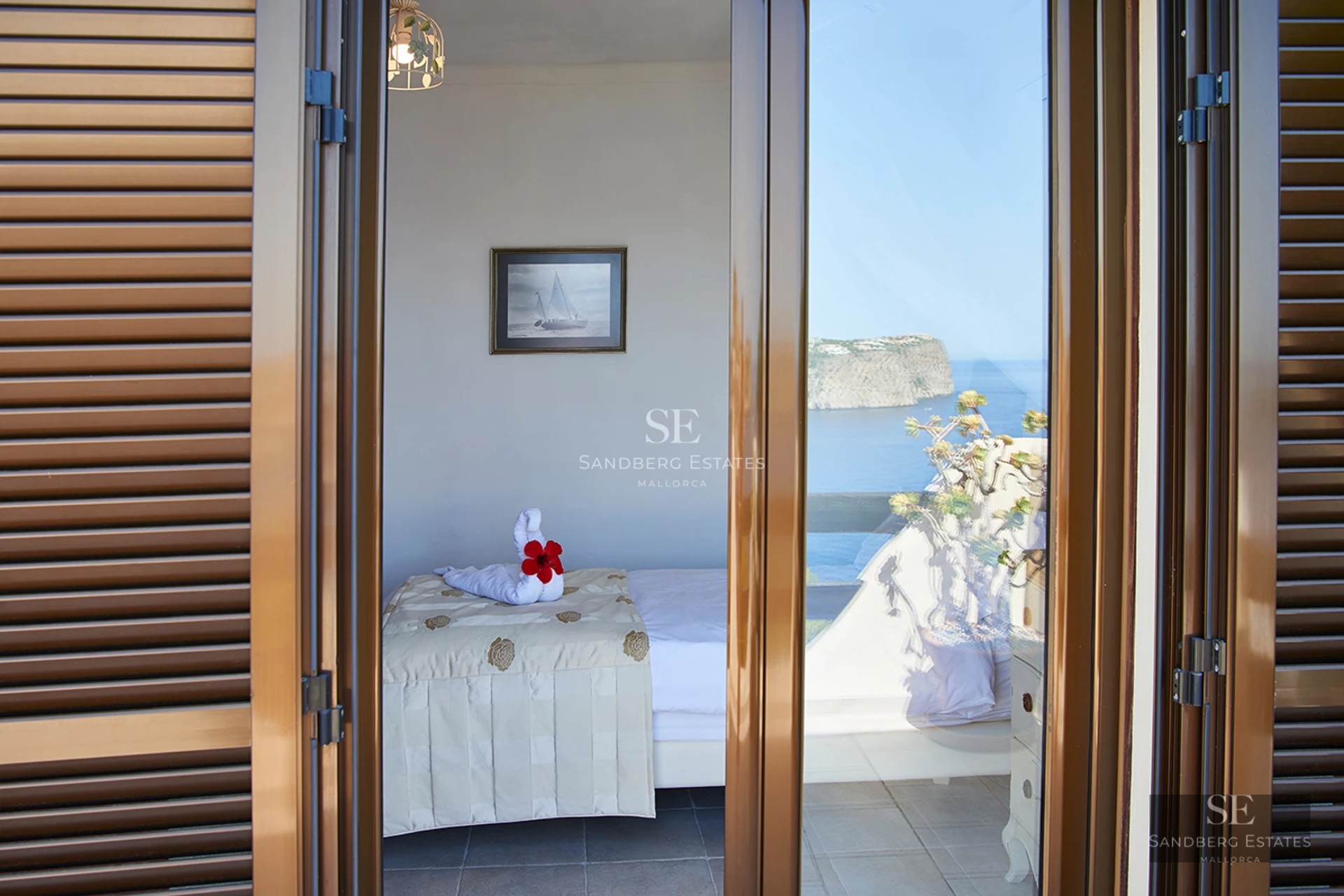 View of a modern villa with infinity pool. Minimalist design, large windows, landscaped gardens, ambient lighting.