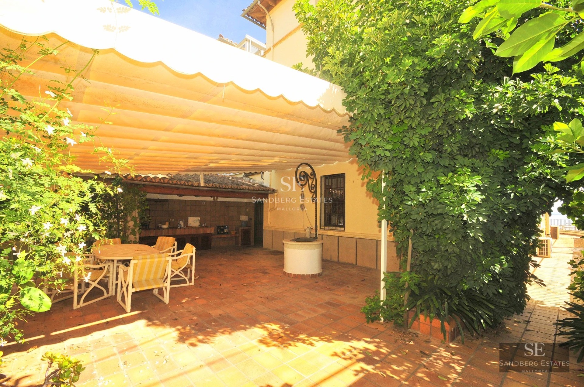 Modern penthouse with large terrace, sea views, pool, and stylish furniture. Minimalist and bright design.