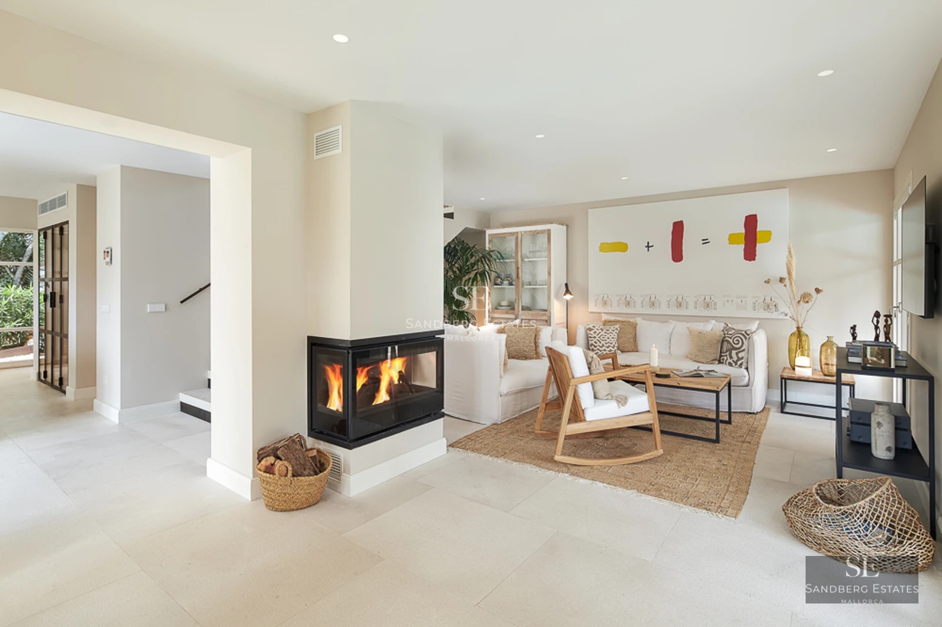 Spacious terrace with pool, sun loungers and landscaped garden. Unobstructed views and modern design. Ideal for outdoor relaxation.