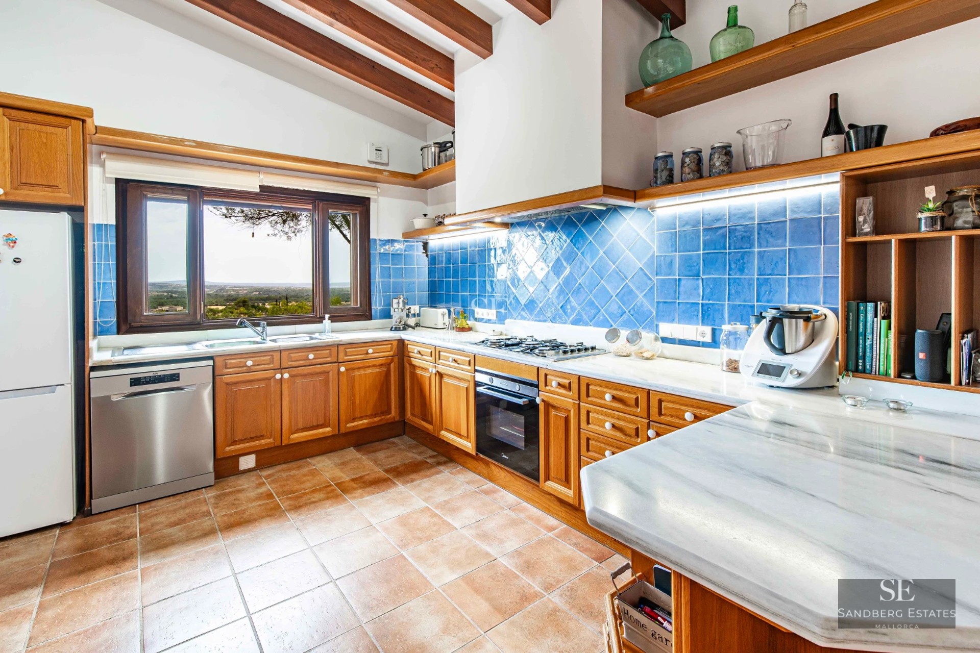 View of an elegant villa featuring a pool, lush garden, and modern design. Minimalist architecture with large windows and natural light.