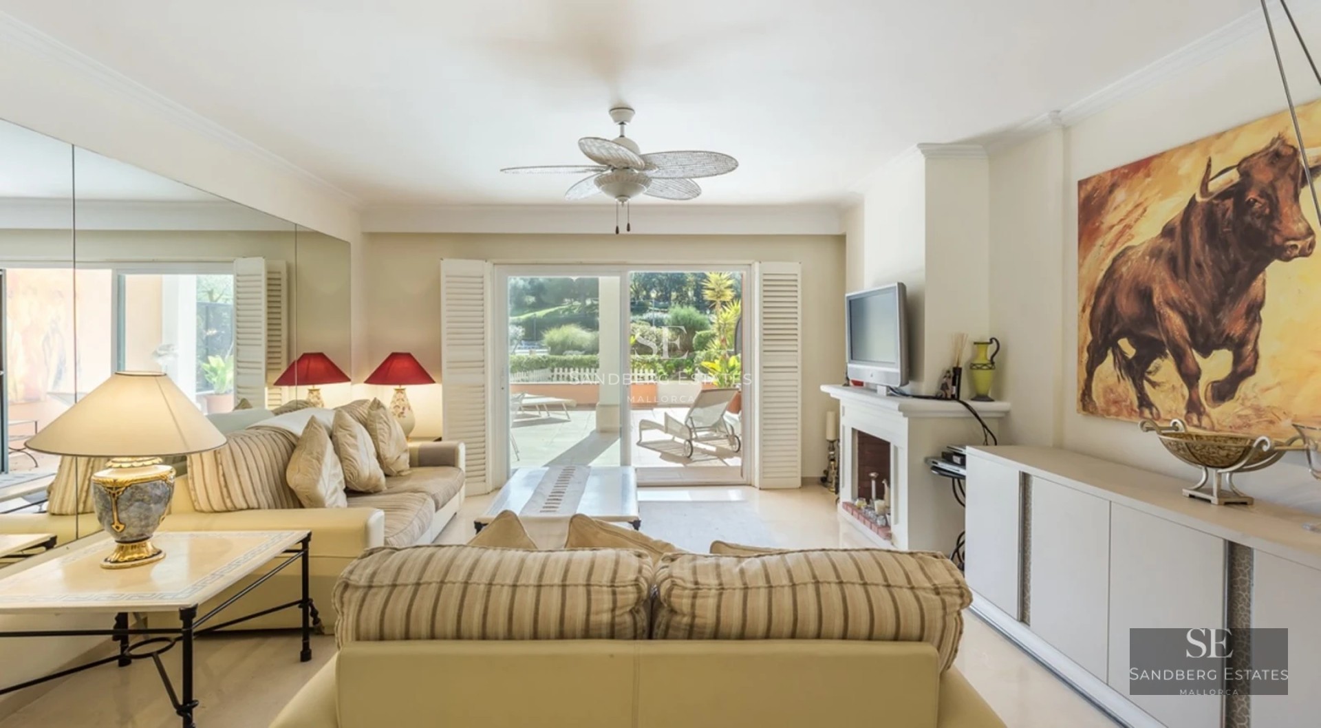 Modern terrace with an infinity pool and panoramic sea views. Elegant furniture and minimalist design.