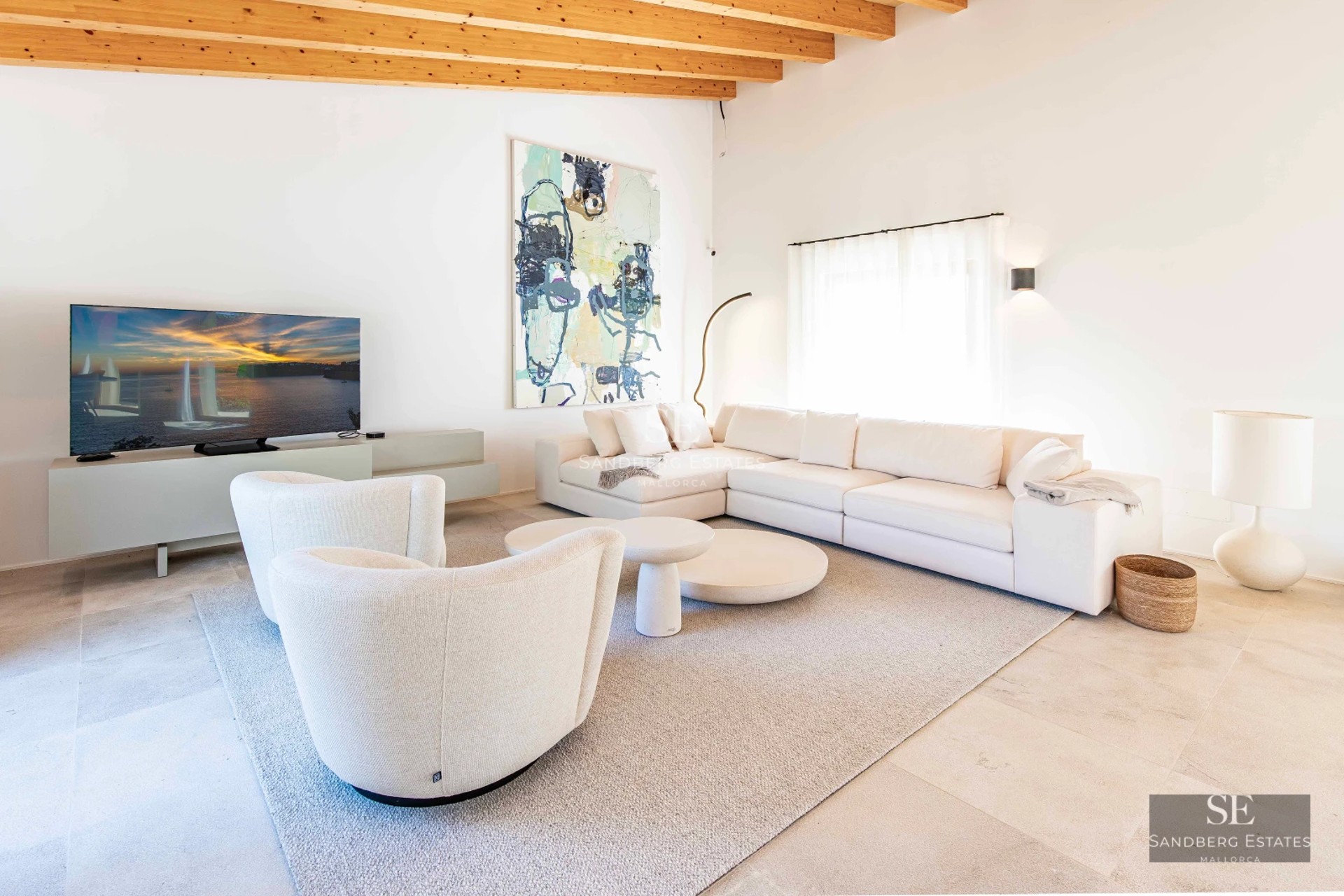 Infinity pool view, terrace with sun loungers, manicured lawn, and modern architecture. An oasis of relaxation and luxury.