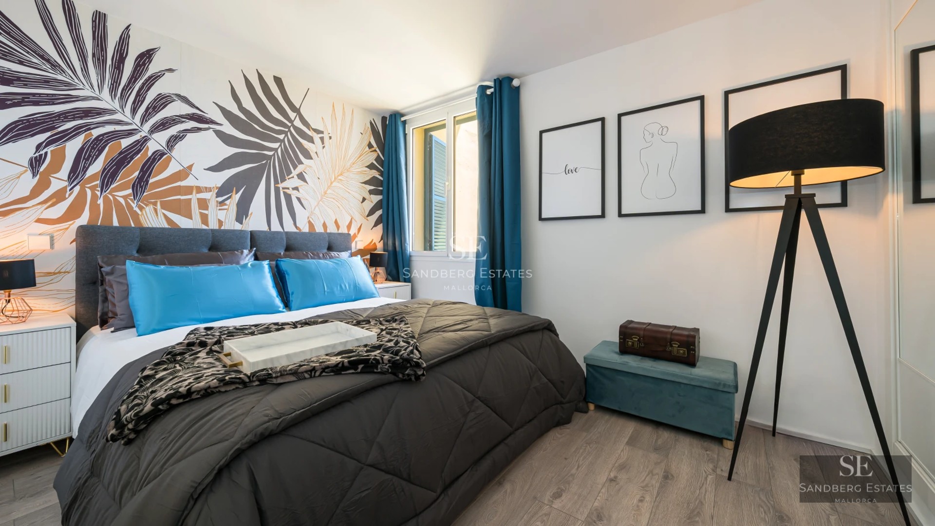 Panoramic view of a modern villa featuring an infinity pool and lush garden. Minimalist architecture, large windows, elegant design.