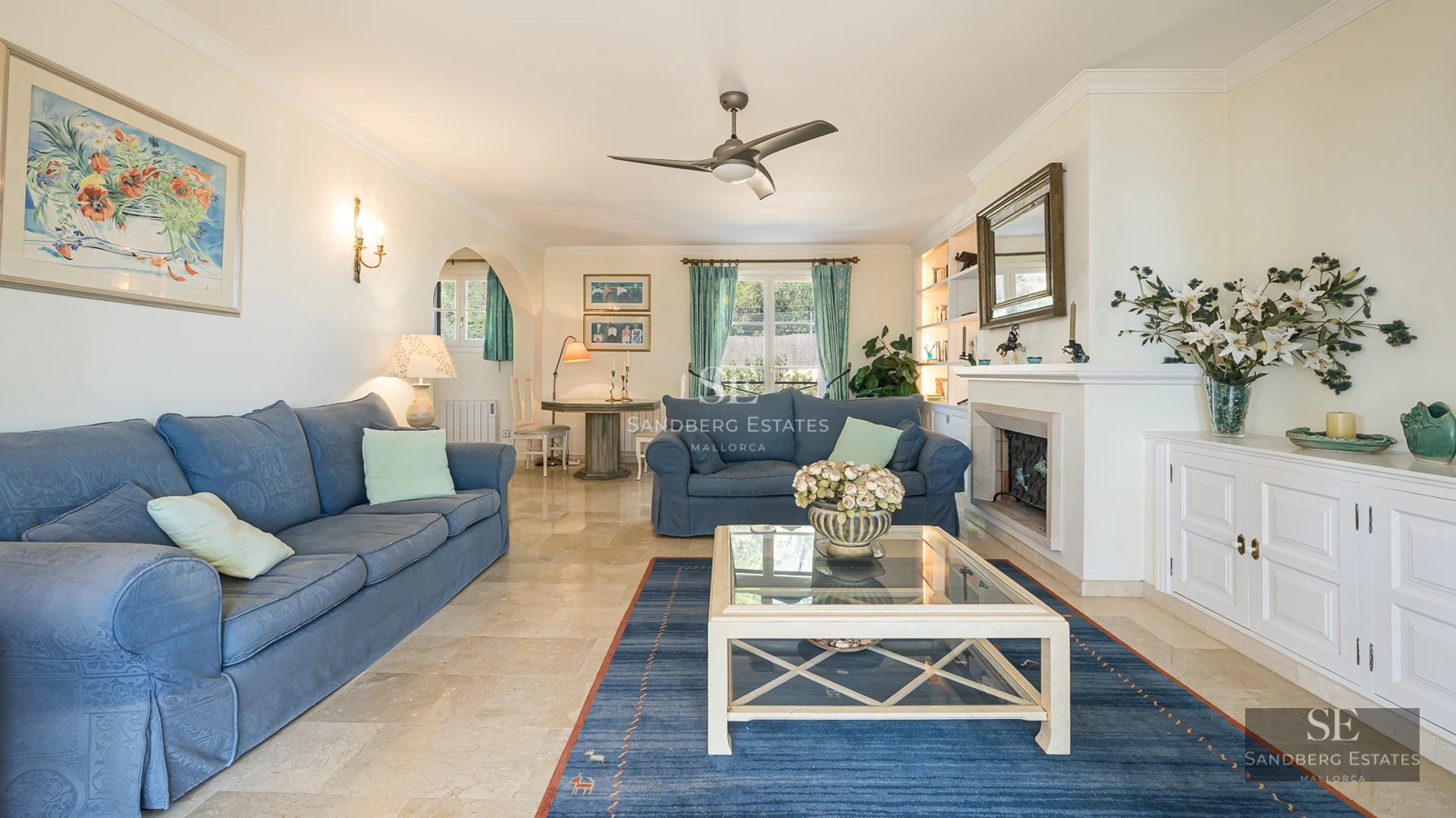 Modern facade with pool, lush garden and large windows. Contemporary architecture, elegant design.