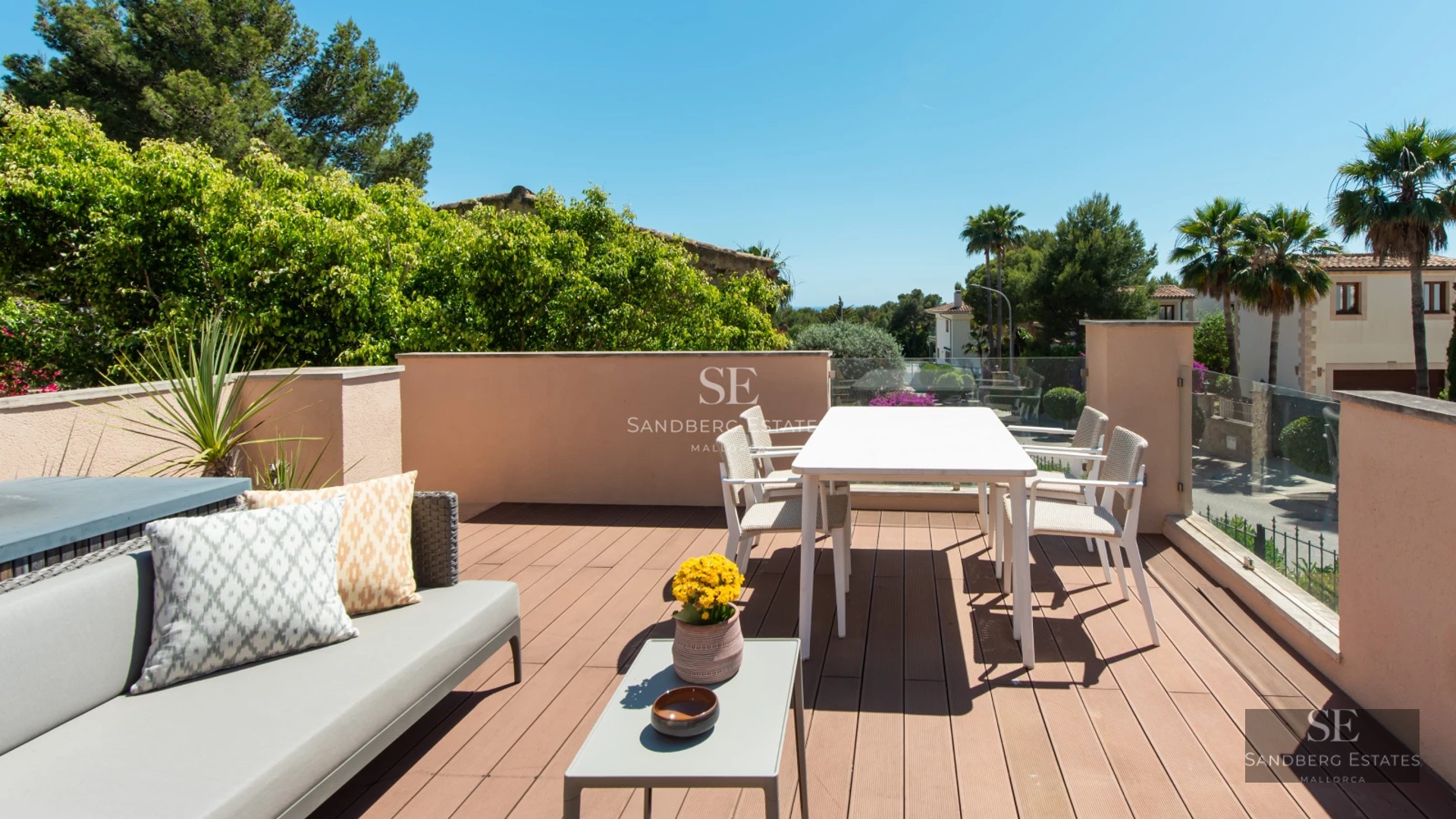 Exterior view of a modern villa featuring a pool, garden, and minimalist architecture. Natural lighting and high-quality finishes.