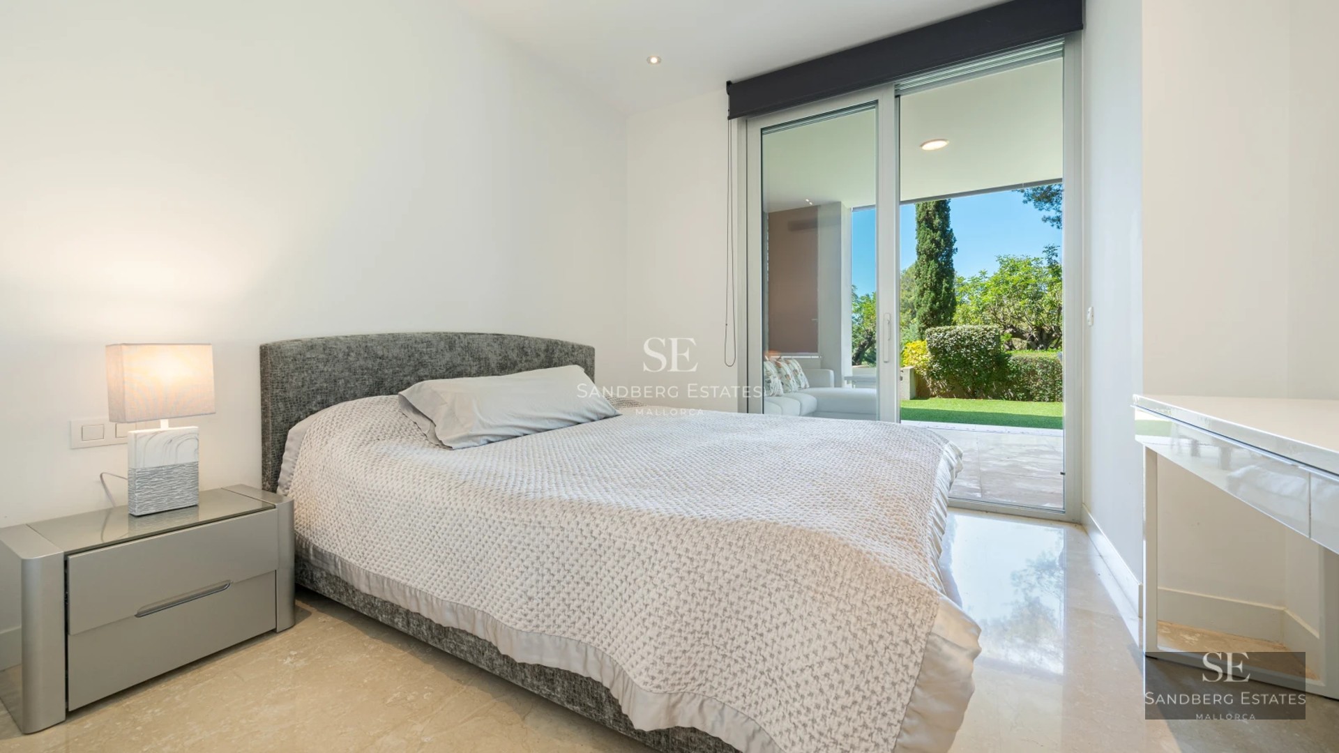 Spacious terrace with infinity pool. Modern design, panoramic views and elegant outdoor furniture. Luxury and comfort.