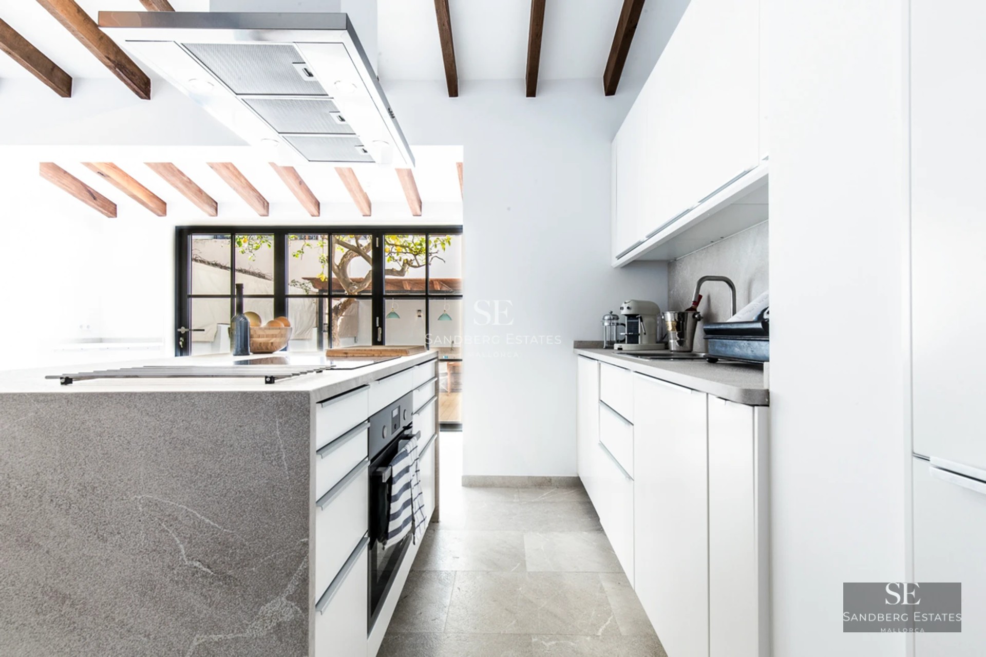 Exterior view of a modern house with a pool, garden and large windows. Minimalist architecture, warm lighting.