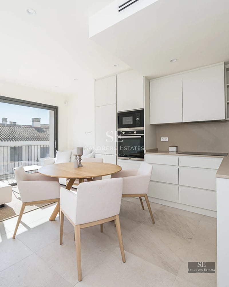 Modern facade with reflecting pool, lush garden, and large windows letting in natural light. Design architecture.