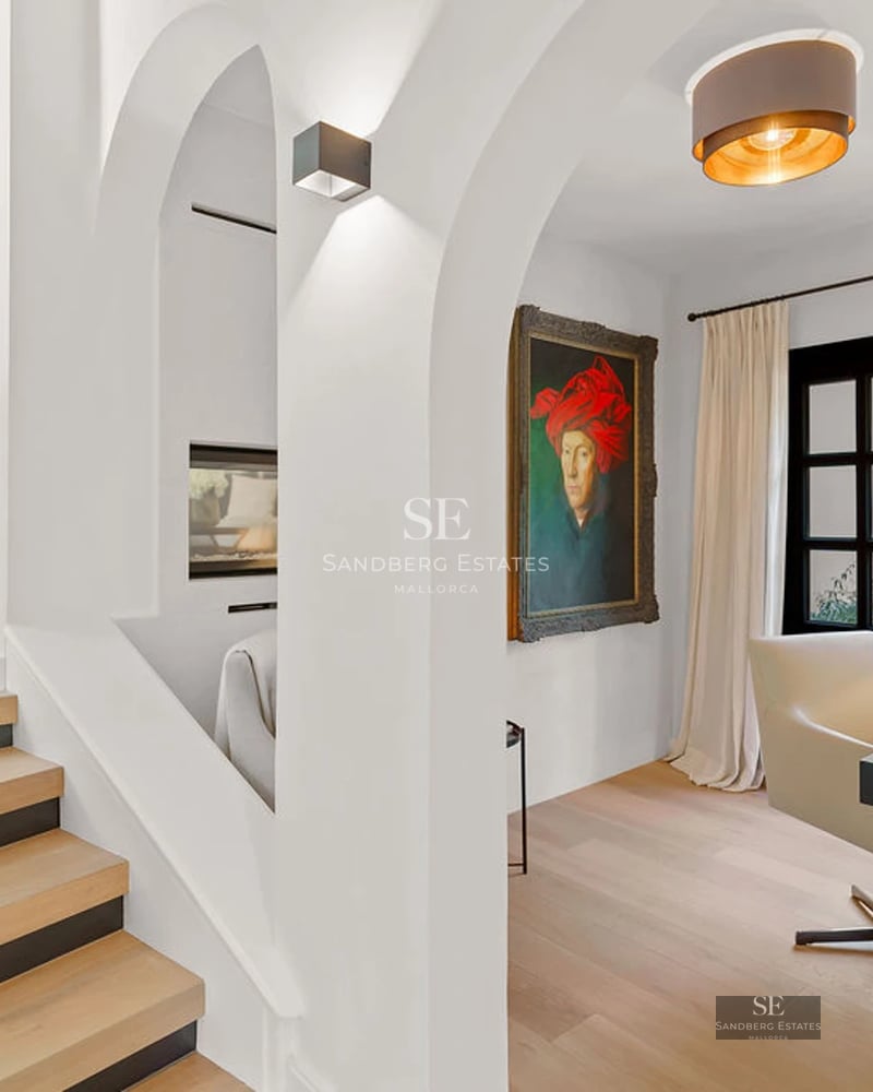 Exterior of a modern villa featuring an infinity pool. Minimalist architecture, large windows, lush garden, and panoramic views.