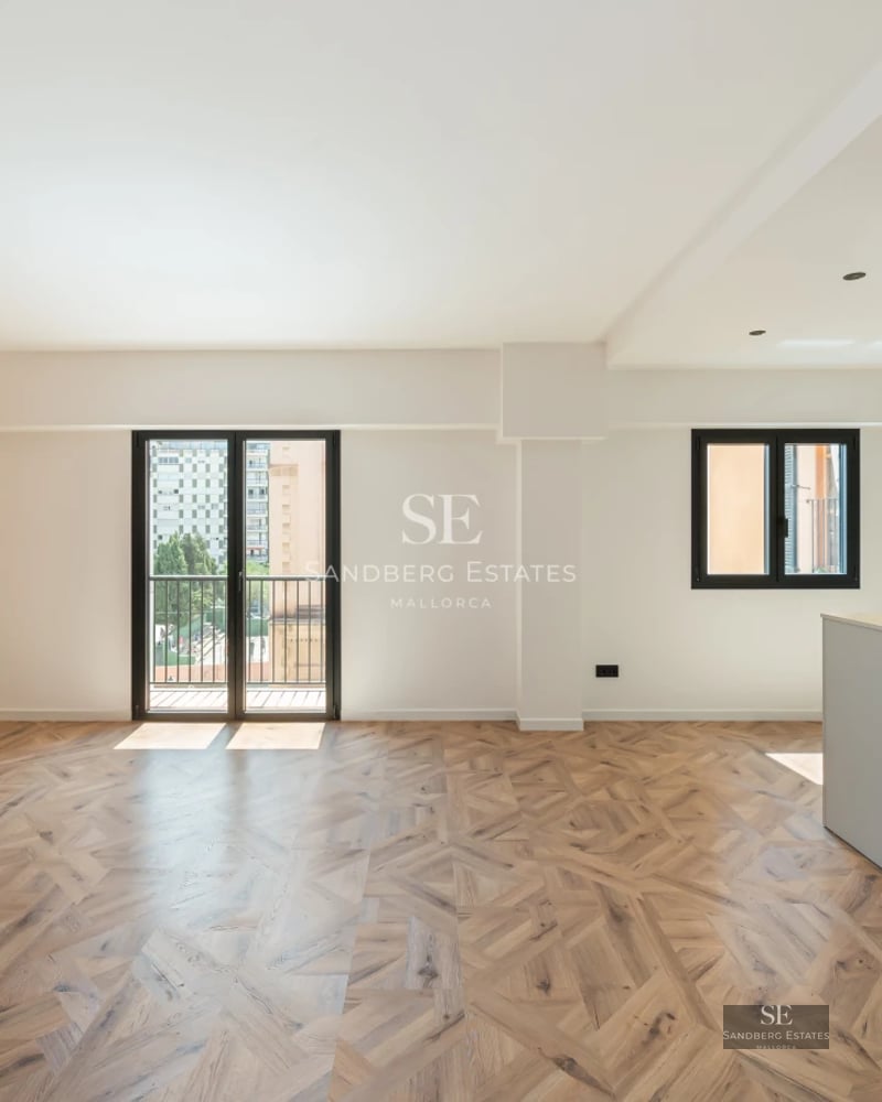 Exterior view of a modern villa with infinity pool, lush garden and spacious terraces. Clean and contemporary architectural design.