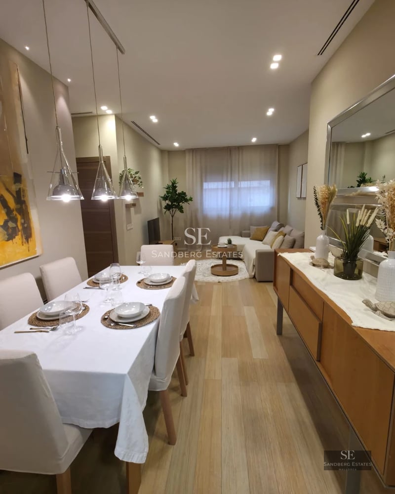 Image of infinity pool with panoramic views. Modern architecture with luxurious finishes. Lush vegetation.