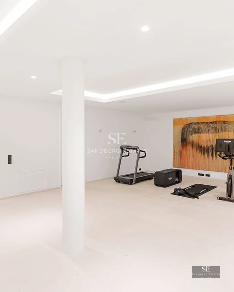 Exterior view of a modern house with a pool. Minimalist architecture, large windows, manicured landscaping.