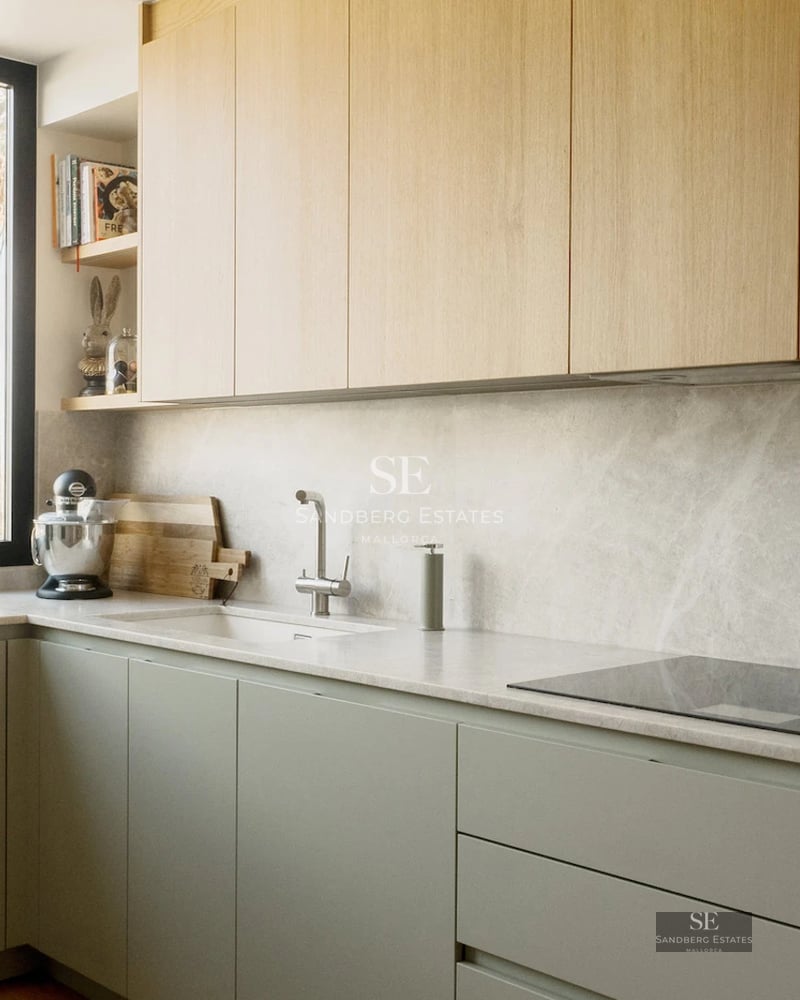 Exterior view of a modern villa with reflecting pool, surrounded by lush garden. Minimalist architecture and elegant design.