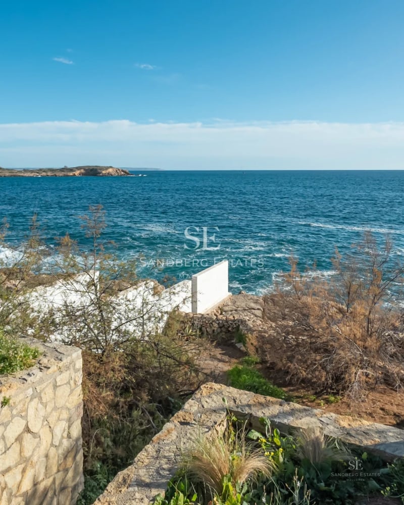 Expansive terrace with infinity pool, sun loungers and panoramic views. Modern design with high-quality materials.